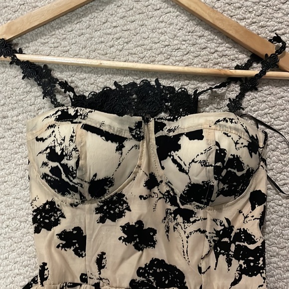 Light and breezy dress - Picture 2 of 11